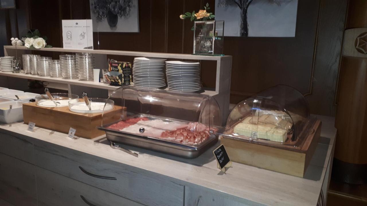 Hotel Kreuz Riffian Zewnętrze zdjęcie